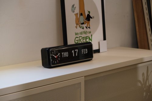 TWEMCO BQ-38 retro flip clock / a total of four colors can be wall-mounted,  table use