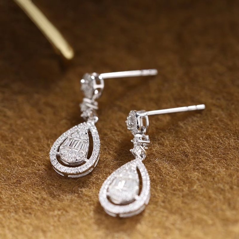 18K白金鑽石耳環- 水滴設計 - 耳環/耳夾 - 鑽石 