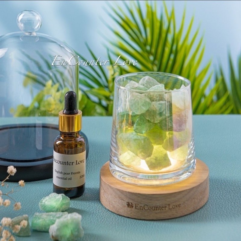 [Crystal Lamp Illuminating Energy Crystal] Emerald Stone for Business, Popularity, Wealth, and Protection from Villains, Comes with Diffusing Essential Oil - Fragrances - Crystal Green