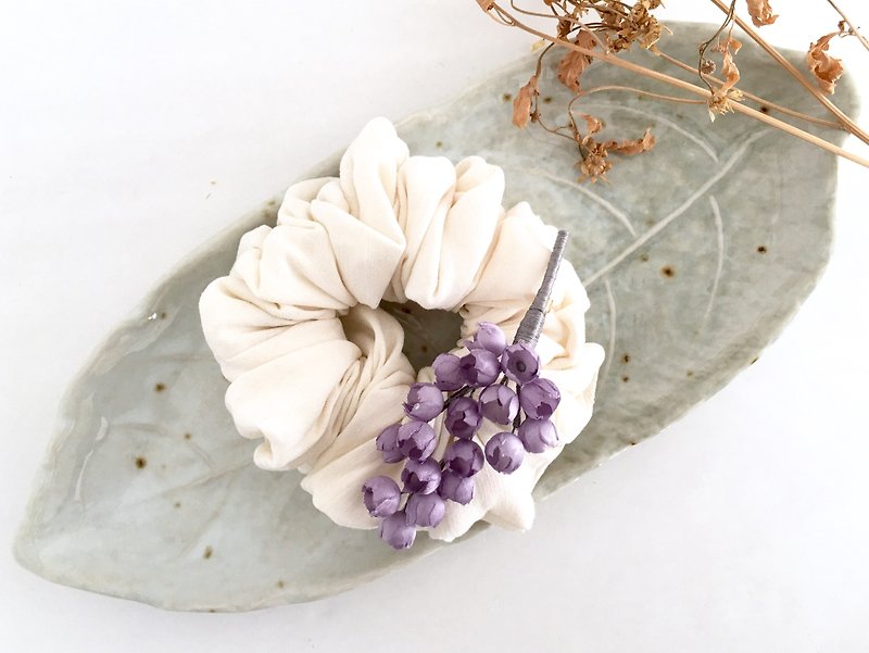 Suzuran Chouchu (Ivory × flower purple) - Hair Accessories - Cotton & Hemp White