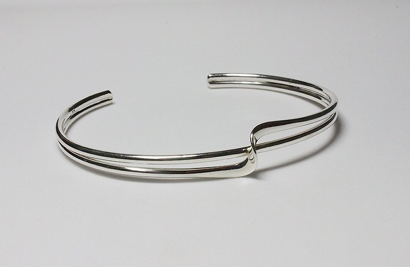 [Pure Silver Series] Happiness Curved Bracelet - Bracelets - Sterling Silver Silver