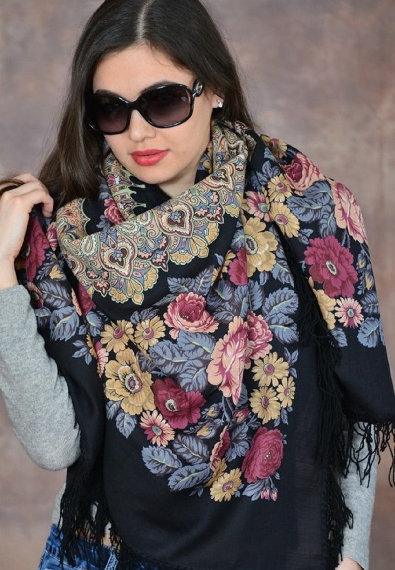 Pavlovo Posad Russian Shawl 100% Wool Scarf 146x146 cm Wrap Woolen Fringe 353-20 - 絲巾 - 羊毛 黑色