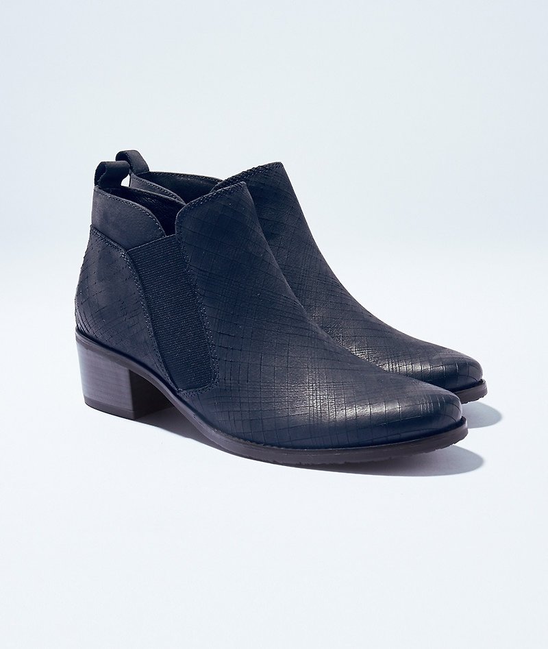 [Sand of the Sea] brush color stitching oblique cut heel ankle boots _ dark night black and blue - รองเท้าบูทสั้นผู้หญิง - หนังแท้ สีน้ำเงิน