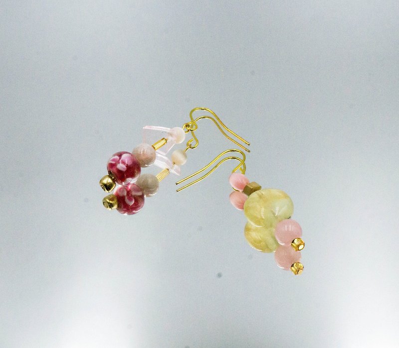 瑞典琉璃耳環・水母 - 耳環/耳夾 - 琉璃 粉紅色