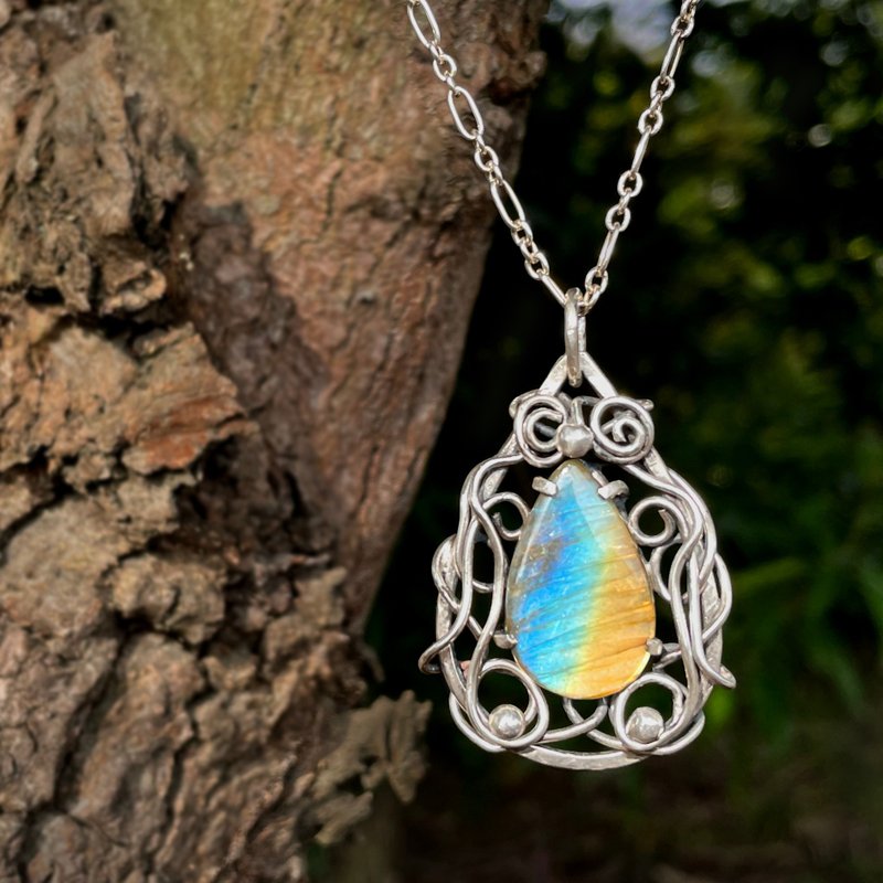 Magic Totem - Labradorite sterling silver necklace natural stone handmade silver jewelry - Necklaces - Sterling Silver 