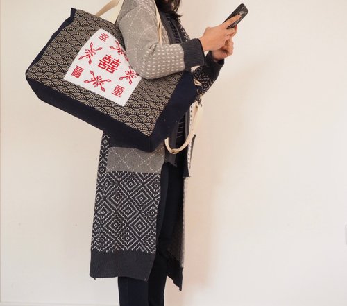 手刺繍と手縫いのショルダーバッグ　大きな株➕ 世界中の子供達 手刺繍と手縫いのショルダーバッグ 大きな株➕ 世界中の子供達