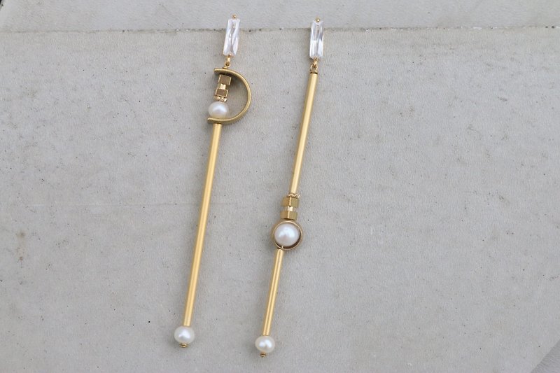 Pearl Brass Earrings (1054 long) - ต่างหู - เครื่องเพชรพลอย สีทอง