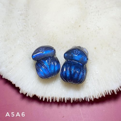 天然石ラブラドライト 九尾 妖精キツネ