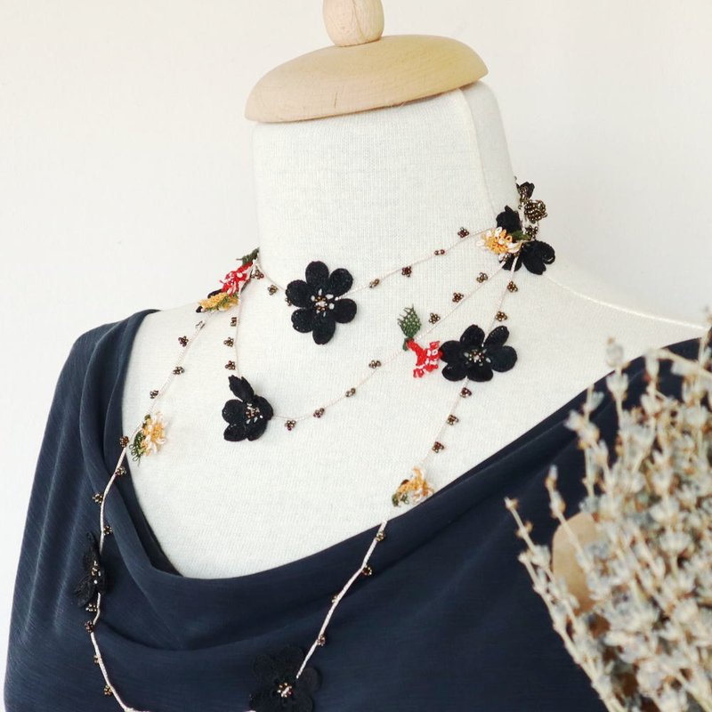 【OUTLET】OYA crochet 150cm Lariet【FLOWER GARDEN】Black - Necklaces - Polyester Black