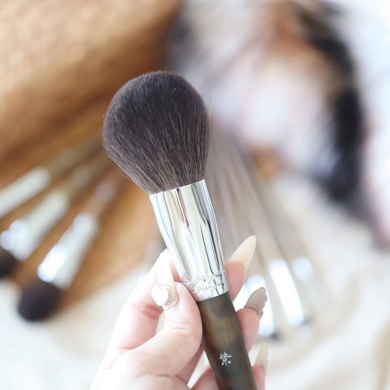 Powder Brush - อุปกรณ์แต่งหน้า/กระจก/หวี - ขนแกะ สีกากี