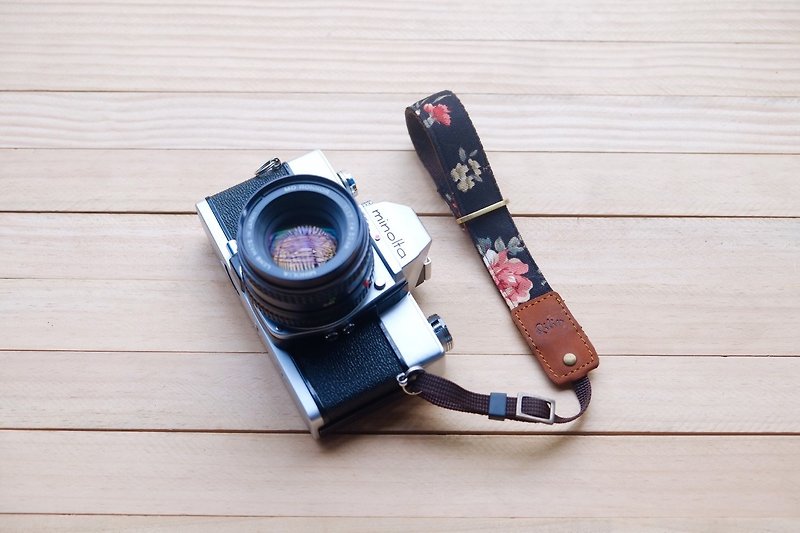Flower Hand Camera strap - Cameras - Cotton & Hemp Brown