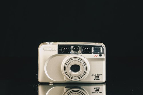 ミノルタ RIVA ZOOM 90 フィルムカメラ Minolta Riva Zoom 90 35mm Film Camera Point and Shoot : Amazon.ca