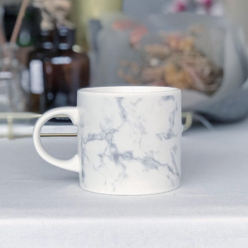 Marbled mug - แก้วมัค/แก้วกาแฟ - เครื่องลายคราม ขาว
