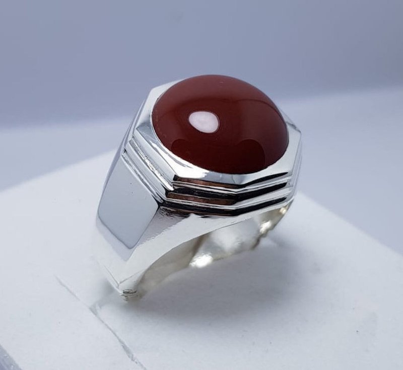 天然ダークブラウン・ブラッドレッド・イエメン産アゲートリング ヤムニ・アキークリング 925スターリング - リング・指輪 - 宝石 レッド