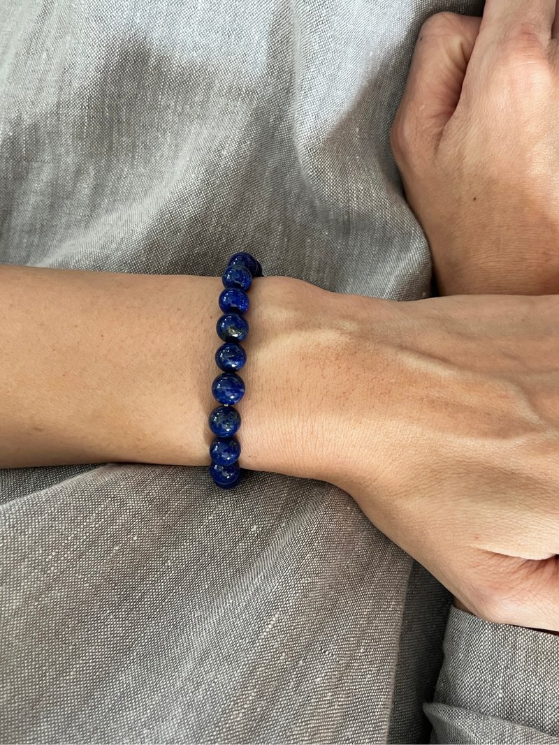 7mm Lapis Lazuli Beaded Bracelet - สร้อยข้อมือ - เครื่องเพชรพลอย สีน้ำเงิน