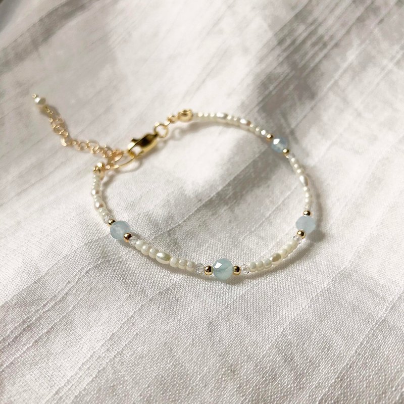 14kgf aquamarine & pearl bracelet- Spray - สร้อยข้อมือ - เครื่องประดับพลอย ขาว