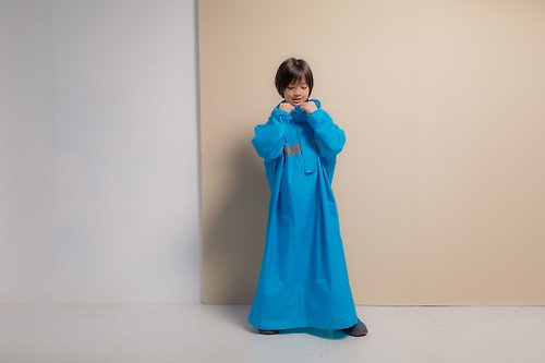 Outperform 奧德蒙雨衣專賣店 兒童頂峰背包款太空式雨衣-湖水藍