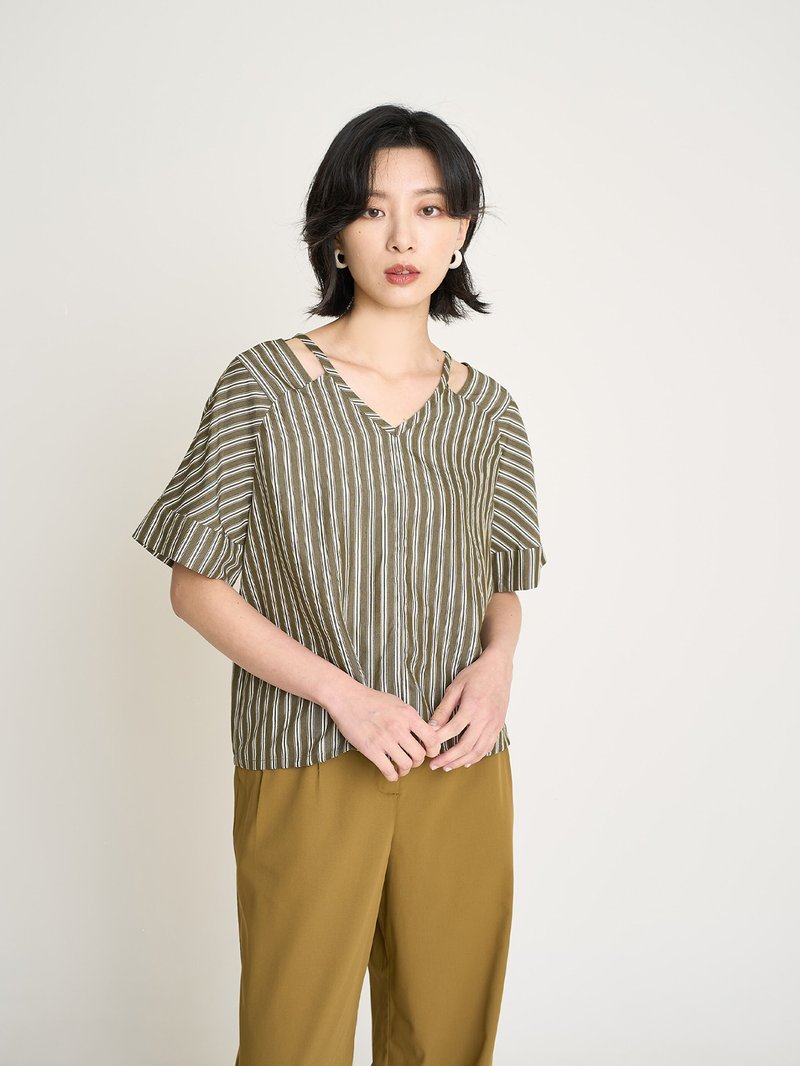 PINKOI ONLY 百葉小天窗條紋上衣-潮苔 - 女 T 恤 - 其他人造纖維 綠色
