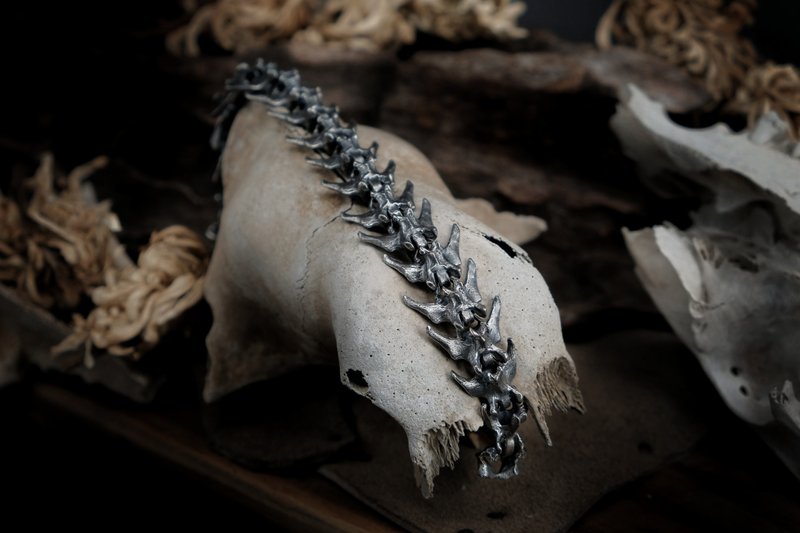 [Mountain Skeleton Period] No Man’s Land—Cat Tail Vertebra Bracelet - สร้อยข้อมือ - เงินแท้ สีเงิน