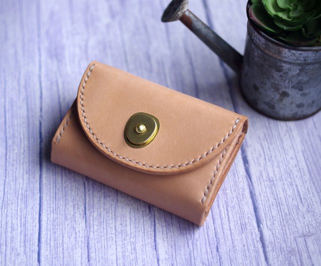 Compact wallet with coin pocket best sale