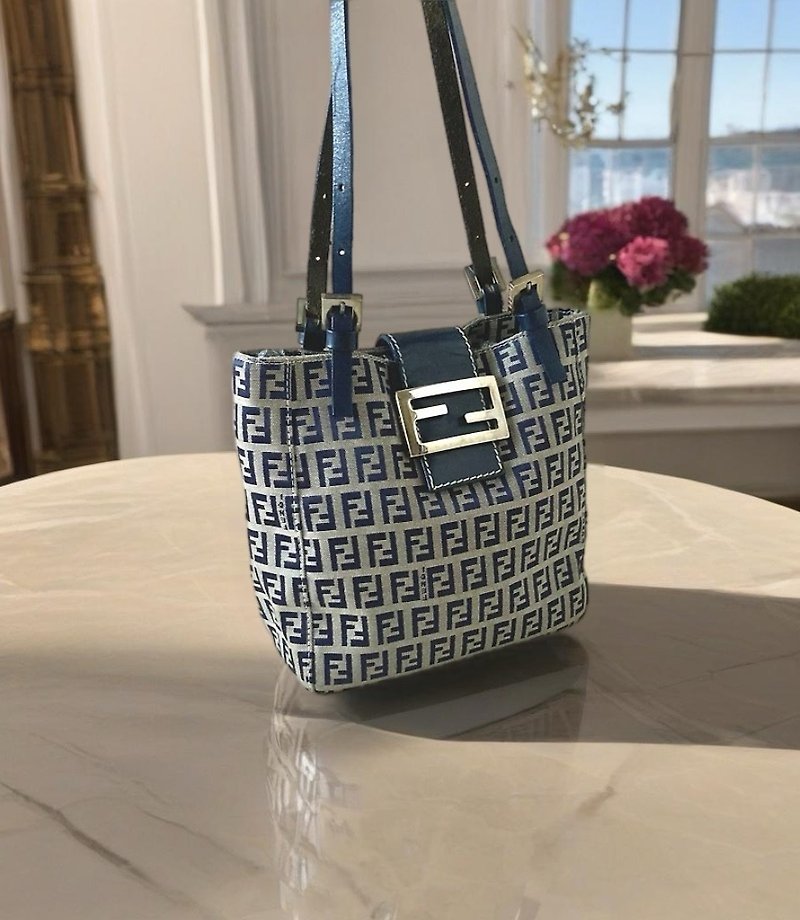 [LA LUNE] Second-hand Fendi dark blue and black presbyopic leather tote bag, small handbag on the back and side - Messenger Bags & Sling Bags - Genuine Leather Blue
