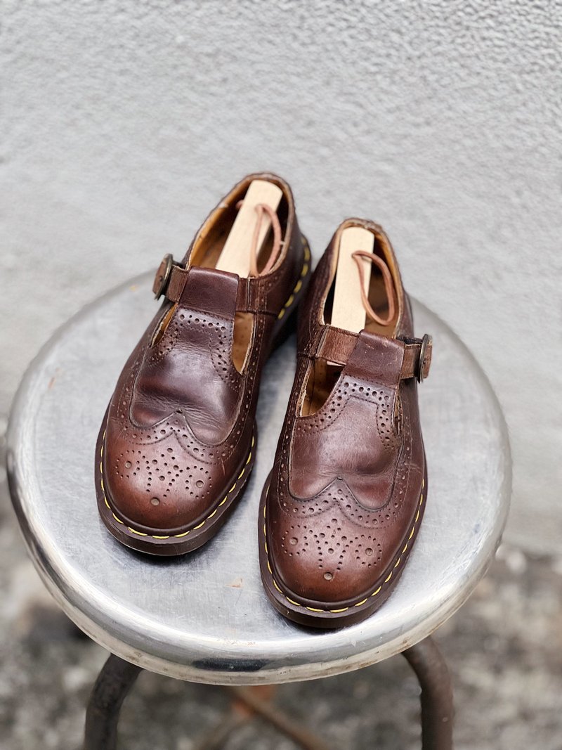 Dr. Martens 深咖茶 真皮牛皮革 厚底全翼雕花紋皮鞋馬汀鞋馬丁靴 - 男皮鞋 - 真皮 咖啡色