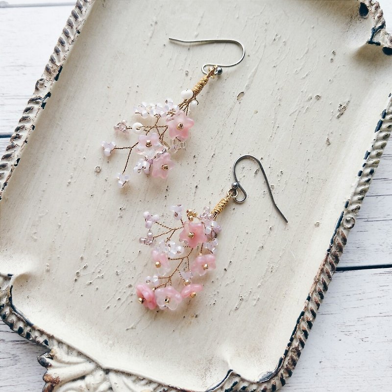 小さな花束は変更することができますモモリコの桃のユリのイヤリング - ピアス・イヤリング - その他の素材 ピンク