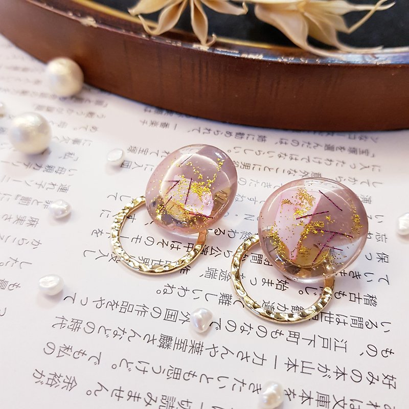 Shiny shell light clip earrings / 2WAY / 3 colors - Earrings & Clip-ons - Resin Khaki