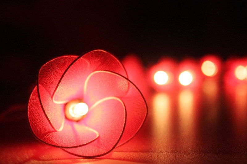 20 Red Flower String Lights for Home Decoration Wedding Party Bedroom Patio and Decoration - โคมไฟ - วัสดุอื่นๆ 