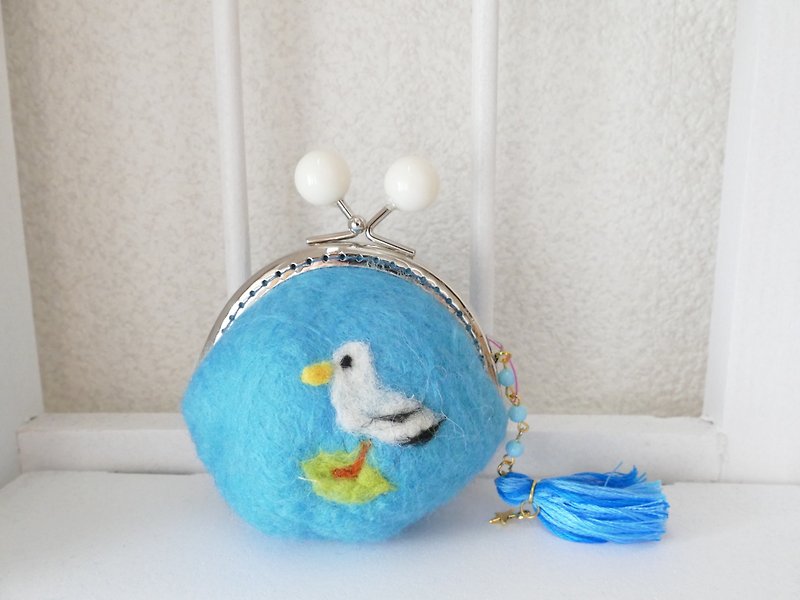 Wool felt gypsum seagull Blue monochrome ball - Toiletry Bags & Pouches - Wool Blue