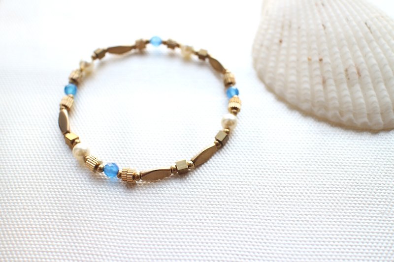 Island travle~Blue agate/ shell beads/ brass handmade bracelet - Bracelets - Other Metals 