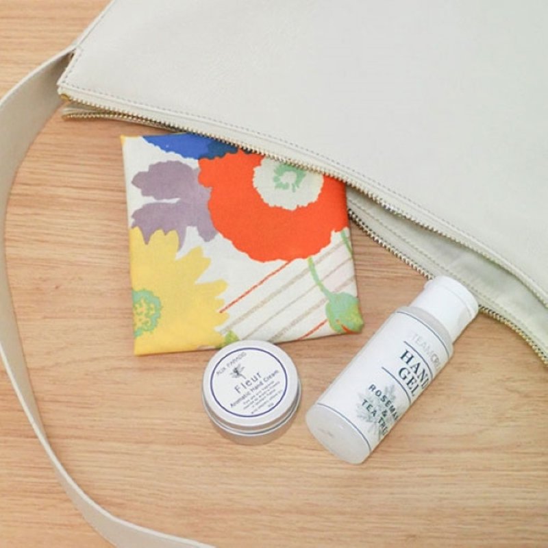 京都風呂敷包巾-小晴 中巾-花條紋(米) - 手帕 - 棉．麻 