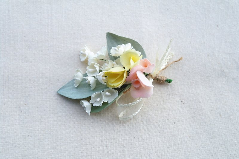 ガチョウのピンクの花の花束とかわいい白い花プリンセスヘアピンのヘアアクセサリーHF022 - ヘアアクセサリー - 寄せ植え・花 ホワイト