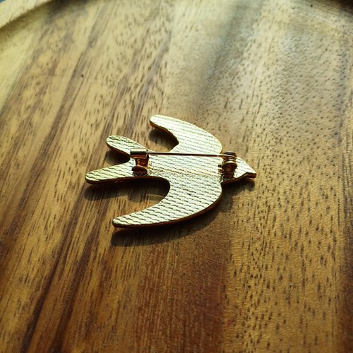 ツバメのブローチ ツバメのブローチ - ショップ April jewelry ブローチ - Pinkoi