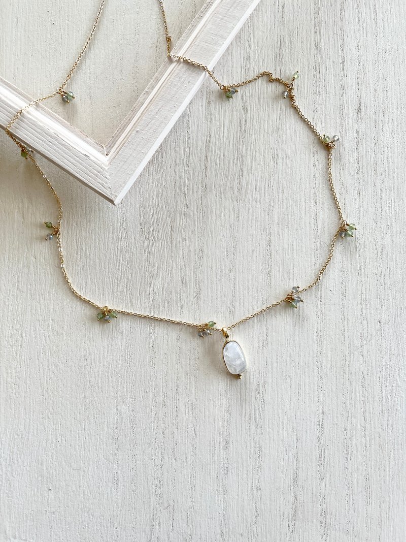 Moonstone  Long necklace 【Apatite, Labradorite】 - Necklaces - Semi-Precious Stones White