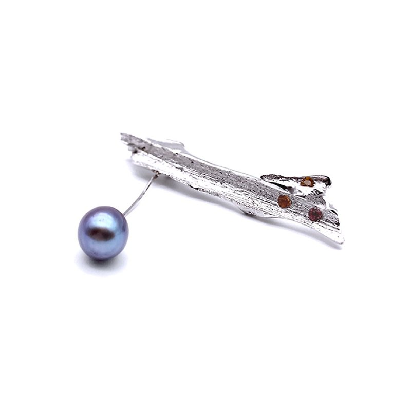Natural series pearl brooch - เข็มกลัด - เงิน 