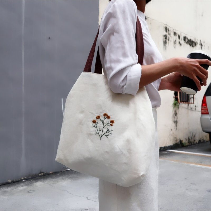 Flowers 手工繡 托特包Tote Bag - 手提包/手提袋 - 棉．麻 白色