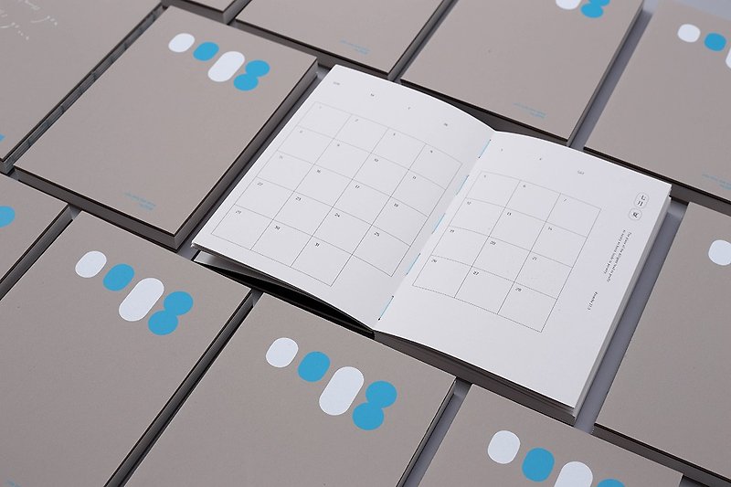 2018 handbook - Calendars - Paper Gray