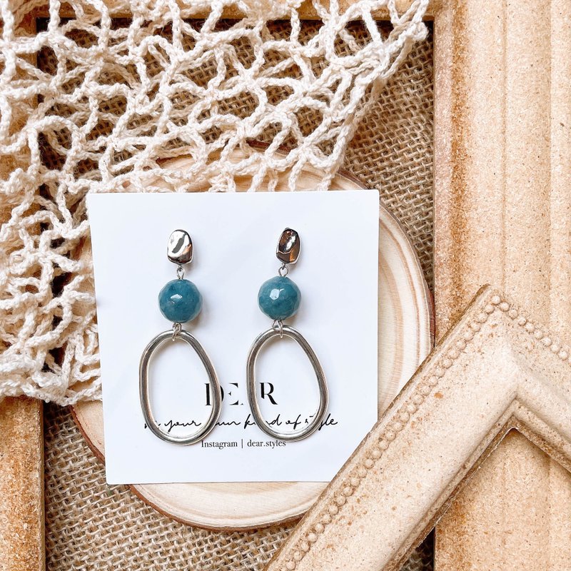 Fog blue faceted round beads silver hoop earrings - ต่างหู - วัสดุอื่นๆ หลากหลายสี