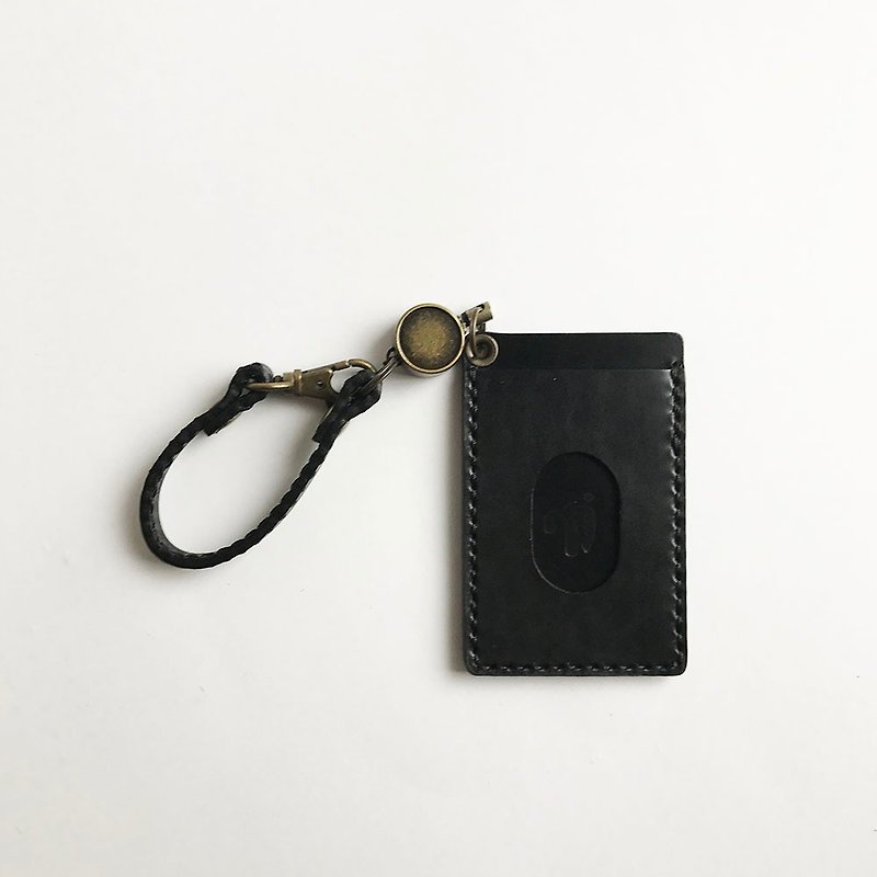 Genuine leather pass case stretched on reel, black in Tochigi leather - ที่ใส่บัตรคล้องคอ - หนังแท้ สีดำ