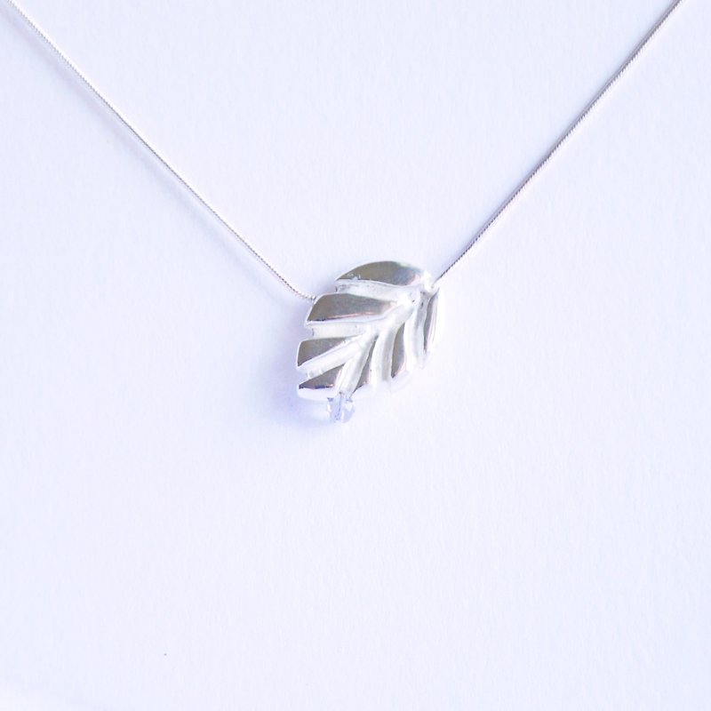 ∥Cheng Jewelry∥TAL dew dew II leaves white crystal silver necklace customized Qiaozi - สร้อยคอ - เครื่องเพชรพลอย สีเงิน