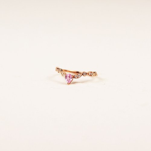 Petit Madam Jewelry 【甜夢】18K 天然粉色水滴藍寶石 蕾絲線戒 V戒 粉色剛玉