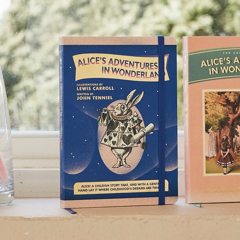 7321 Magic Series - Alice Strap Horizontal Hardcover Notebook - Mr. White Rabbit, 73D74263 - สมุดบันทึก/สมุดปฏิทิน - กระดาษ สีน้ำเงิน