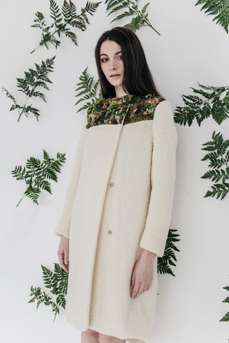 Bryophyta white moss embroidered coat - 女大衣/外套 - 其他材質 白色