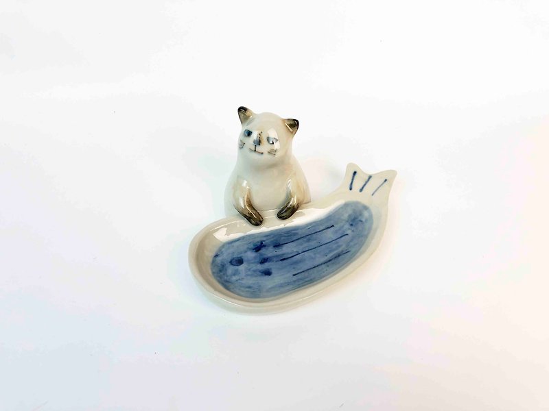 Vilan by Familyclay Cat Fish Small Plate VSO06