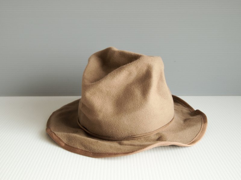 Hat hat one-of-a-kind limited crushed rabbit fur rough elegant unisex - หมวก - ขนแกะ สีกากี