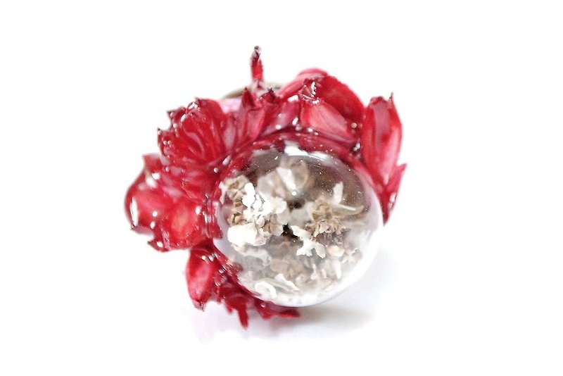 Colour Freak Studio Crystal Dried Flower Ring / Red & White / Magic Ball Series - แหวนทั่วไป - พืช/ดอกไม้ สีแดง