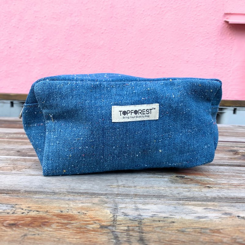 Soft and Comfortable Dark Blue Chic Denim Cosmetic Bag - กระเป๋าเครื่องสำอาง - ผ้าฝ้าย/ผ้าลินิน สีน้ำเงิน