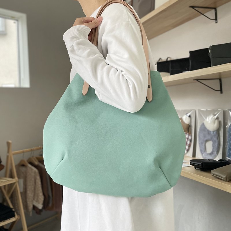 [2022 new color / new size] No. 8 canvas and extra-thick round tote bag-M size [Mint green]