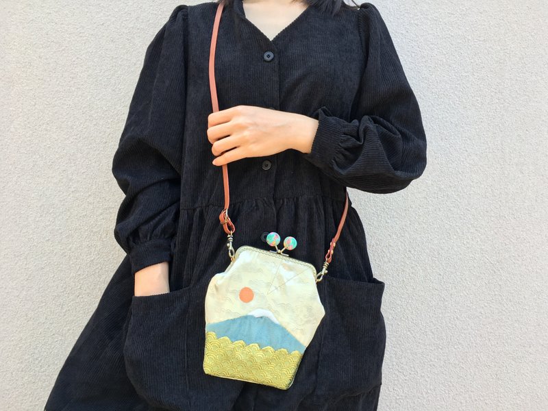 手機包 吻鎖口金包包 斜背小包 側背包 單肩背包 金抹富士山 - 側背包/斜孭袋 - 真皮 綠色